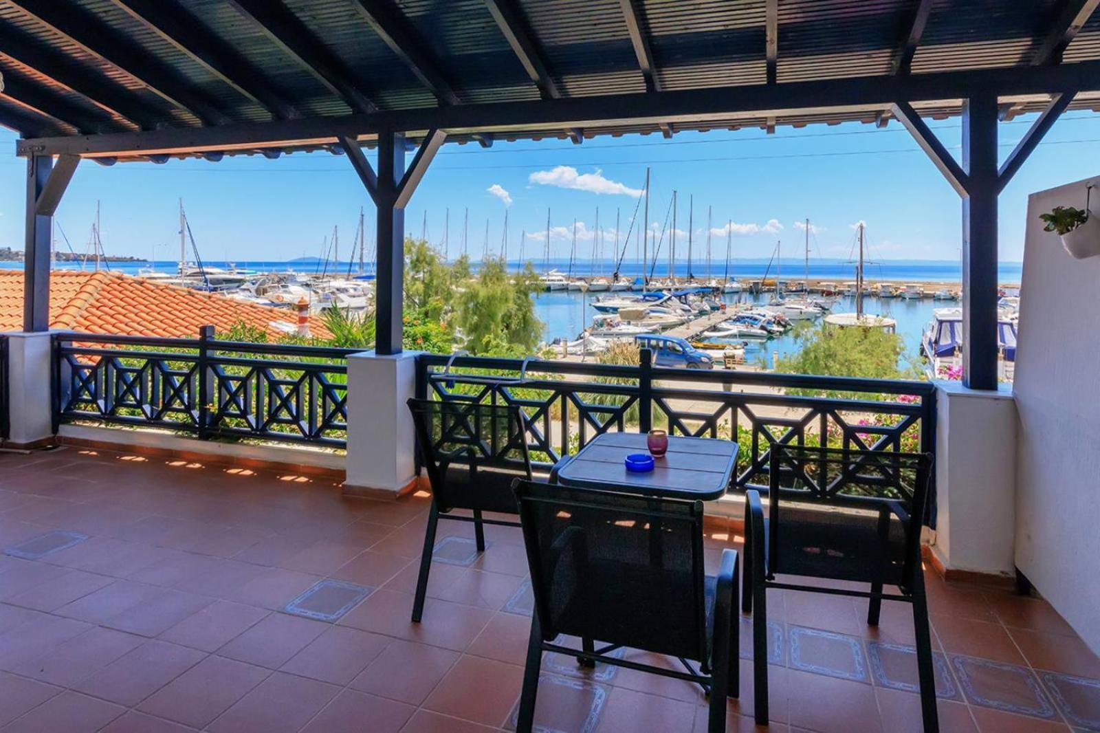 Appartamento Nikiti Seafront Blue Esterno foto